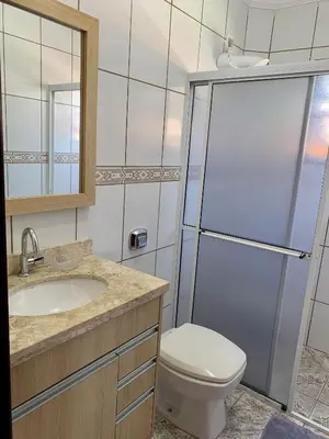 Uma casa de banho em 053 - Casa de praia para até 10 pessoas Bombinhas, com 4 vagas de garagem