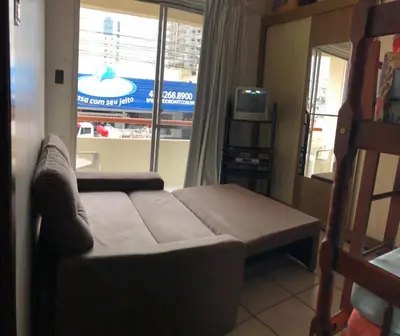 Uma cama ou camas num quarto em Lindo apartamento super completo em Meia Praia, 100 metros do mar e 10 quadras do centro