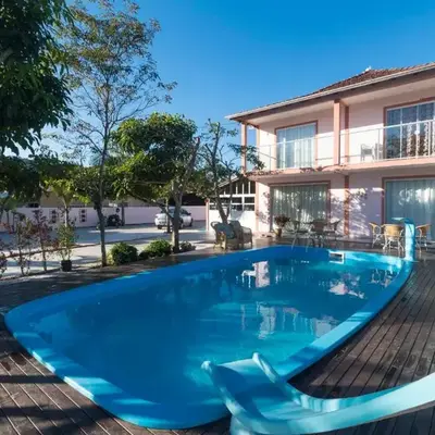 Casa em Bombinhas com piscina