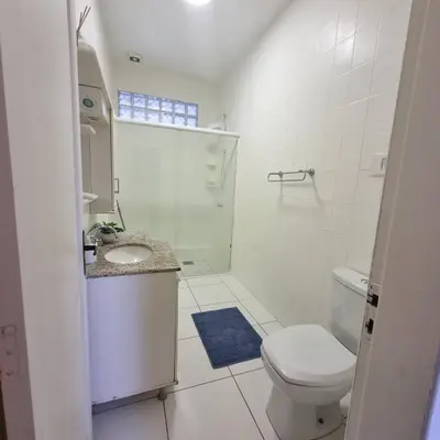 Uma casa de banho em Apartamento inteiro 30 metros do mar