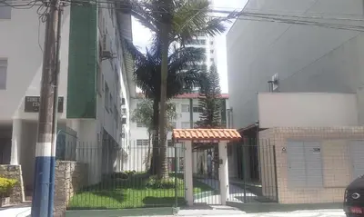 O edifício onde o apartamento está situado