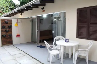 Um pátio ou outra área exterior em Residencial Annabel Apto 04