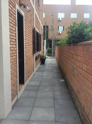 O edifício onde o apartamento está situado