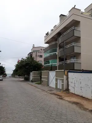 O edifício onde o apartamento está situado