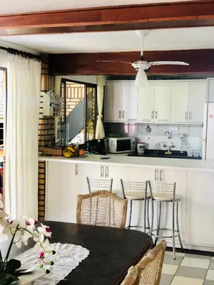 A cozinha ou kitchenette de Quatro Ilhas Beach Hostel