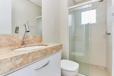 A planta de 1035 Apartamento agradável e econômico para até 05 pessoas na praia do centro de Bombinhas