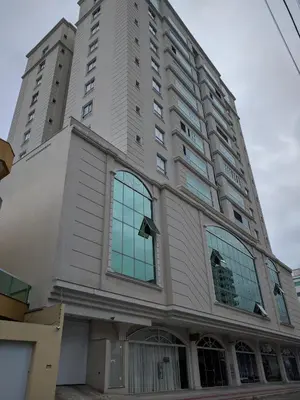 A planta de Apartamento Meia Praia