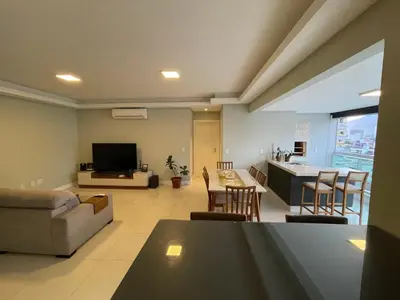 A planta de Apartamento Meia Praia