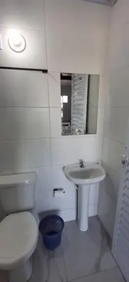 Uma casa de banho em CK - APTO TIPO LOFT Individual ar, wifi QQ