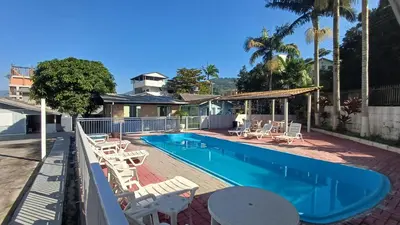 A planta de BRUNO KLEMTZ DS1 - CASA COM PISCINA, PARQUE INFANTIL E SALA DE JOGOS- 2 dorm - MEIA PRAIA - ITAPEMA