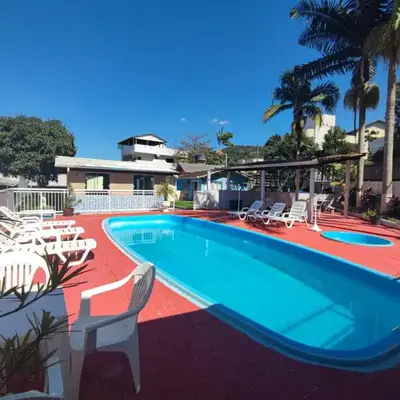 KIT 5 - Estúdio com churrasqueira piscina ar wifI vaga cozinha