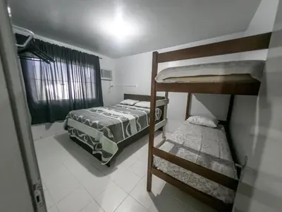 A planta de DK2 CASA PISCINA CHURRASQUEIRA SINUCA 3 AR WIFI 3 VaGAS 3 DORM 6 X SEM JUROS NO CARTÃO