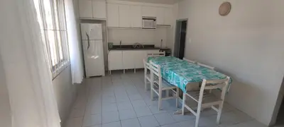 A planta de DK2 CASA PISCINA CHURRASQUEIRA SINUCA 3 AR WIFI 3 VaGAS 3 DORM 6 X SEM JUROS NO CARTÃO