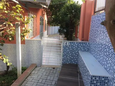 A planta de BRUNO KLEMTZ DK4 CASA PISCINA CHURRASQUEIRA SINUCA 3 AR WIFI 3 VaGAS 3 DORM