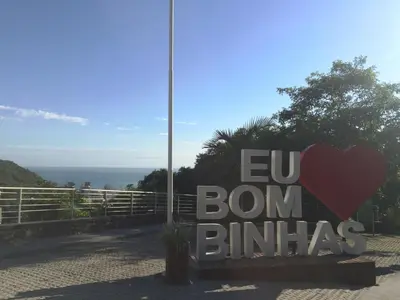 A planta de Studio 80m da Praia