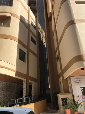 A planta de LINDO APARTAMENTO EM MEIA PRAIA-1 quadra do mar! Melhor localização!