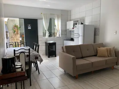A cozinha ou kitchenette de Casa próxima a praia de Calheiros
