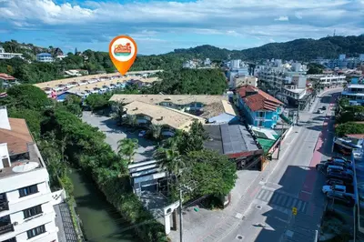 Uma vista geral da montanha ou uma vista da montanha a partir do apartamento