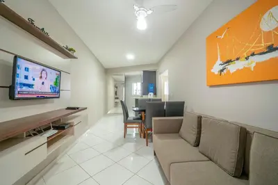 Uma televisão e/ou sistema de entretenimento em Condomínio Solar das Bromélias