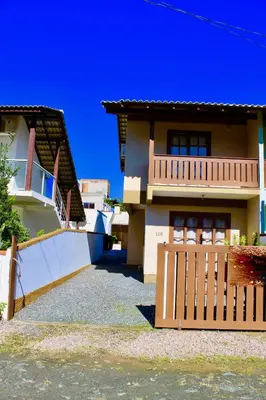A planta de Sobrado c piscina a 500 metros da praia Canto Grande Rutilio N125