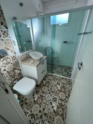 Uma casa de banho em ANSNEGOCIOS CASA PISCINA AQUECIDA PRAIA MARISCAL - Ac