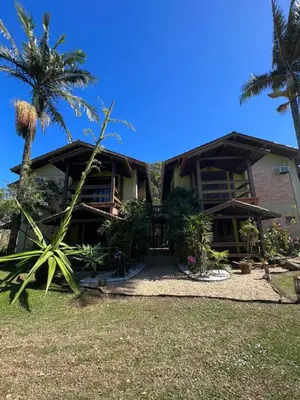 Um jardim no exterior de Pousada Pacha Mama Village Bombinhas