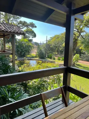 Um jardim no exterior de Pousada Pacha Mama Village Bombinhas