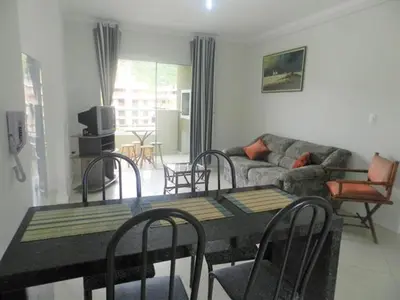 Uma área de estar em Reserva Jardim