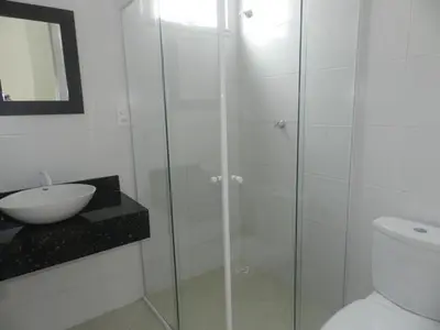 Uma casa de banho em Reserva Jardim