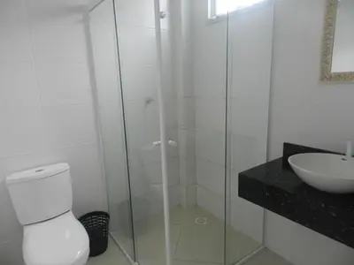Uma casa de banho em Reserva Jardim