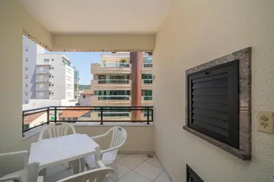 Uma varanda ou terraço em Aluguel Apartamento 2 quartos 100m Mar Bombas/SC