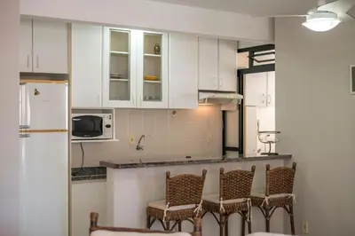 A cozinha ou kitchenette de Aluguel Apartamento 2 quartos 100m Mar Bombas/SC