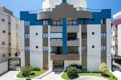 O edifício onde o apartamento está situado
