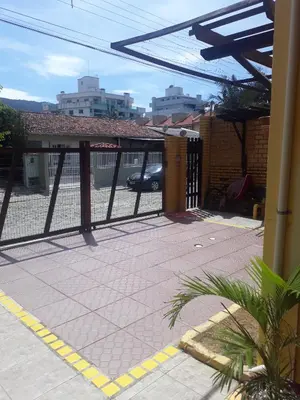 A planta de Apto Duplex Bombinhas