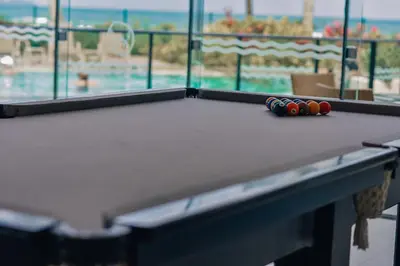 Uma mesa de bilhar em Morada do Guaruçá