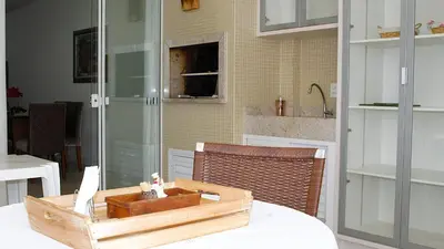 A planta de 1067 - Apartamento para locação em Bombinhas com 03 suítes