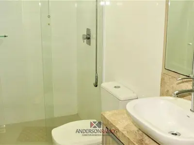 Uma casa de banho em 1049 - Praia de Bombinhas locação de temporada - Residencial Egídio Pinheiro Apto 305 B