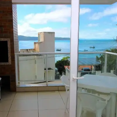 1079 - Apartamento com vista para o mar em Bombinhas