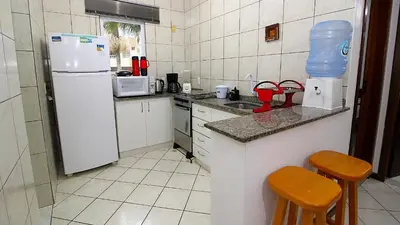 A cozinha ou kitchenette de 1031 - Apartamento para locação em Bombinhas - Residencial Solar das Bromélias Apto 157