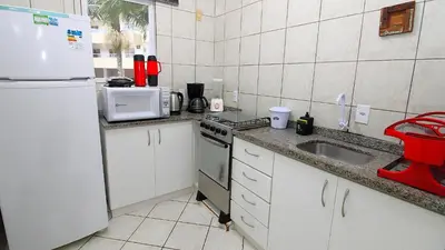 A cozinha ou kitchenette de 1031 - Apartamento para locação em Bombinhas - Residencial Solar das Bromélias Apto 157