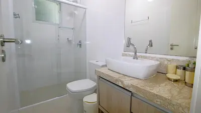 Uma casa de banho em 1041 - Apartamento na Praia de Bombinhas para locação - Residencial Egídio Pinheiro 304 B