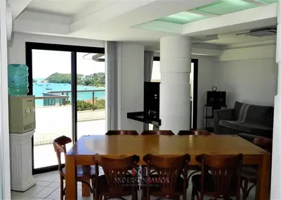 Uma televisão e/ou sistema de entretenimento em 1060 - Cobertura Duplex com Linda Vista Para o Mar