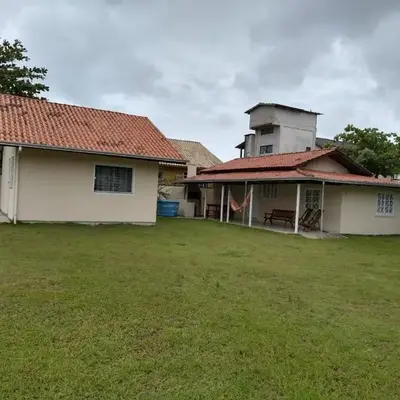 Casa térrea em Mariscal - Bombinhas - 4 a 8 pessoas