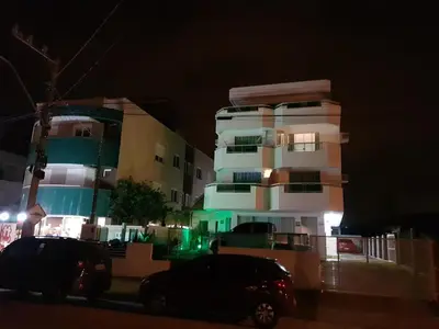 O edifício onde o apartamento está situado