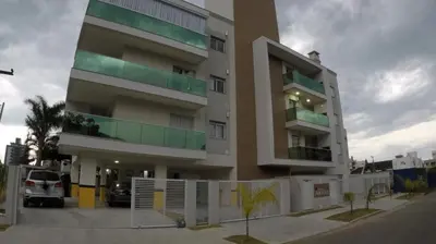 O edifício onde o apartamento está situado