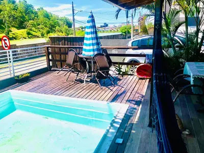 Uma varanda ou terraço em Cantinho da kel 02, apto térreo de um dormitório, cozinha e banheiro, acomoda 3 pessoas