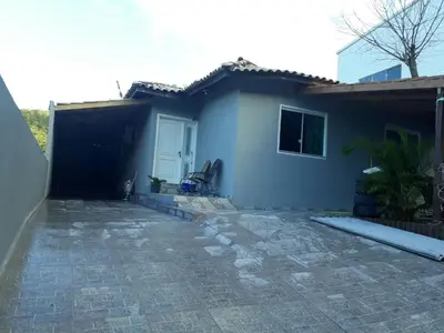 O edifício onde o apartamento está situado