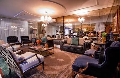 Uma área de estar em Sofistic Hotel