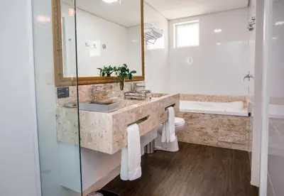 Uma casa de banho em Sofistic Hotel