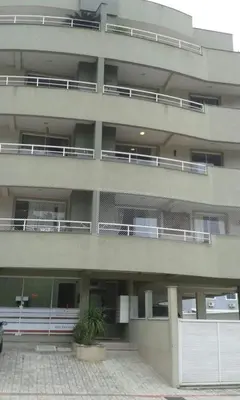 Uma varanda ou terraço em apartamento aluguel temporada bombinhas
